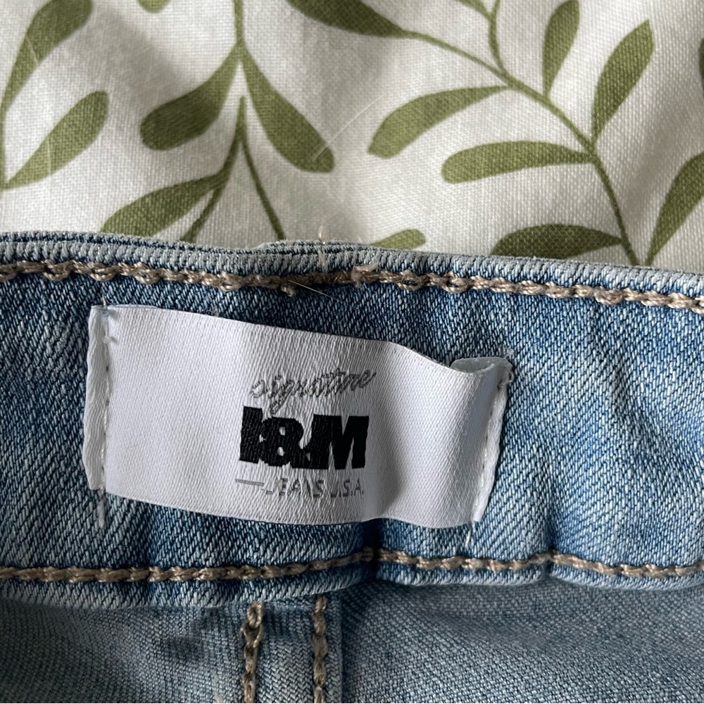 Signature I&M Light Blue Flare Jeans - Picture 5 of 9